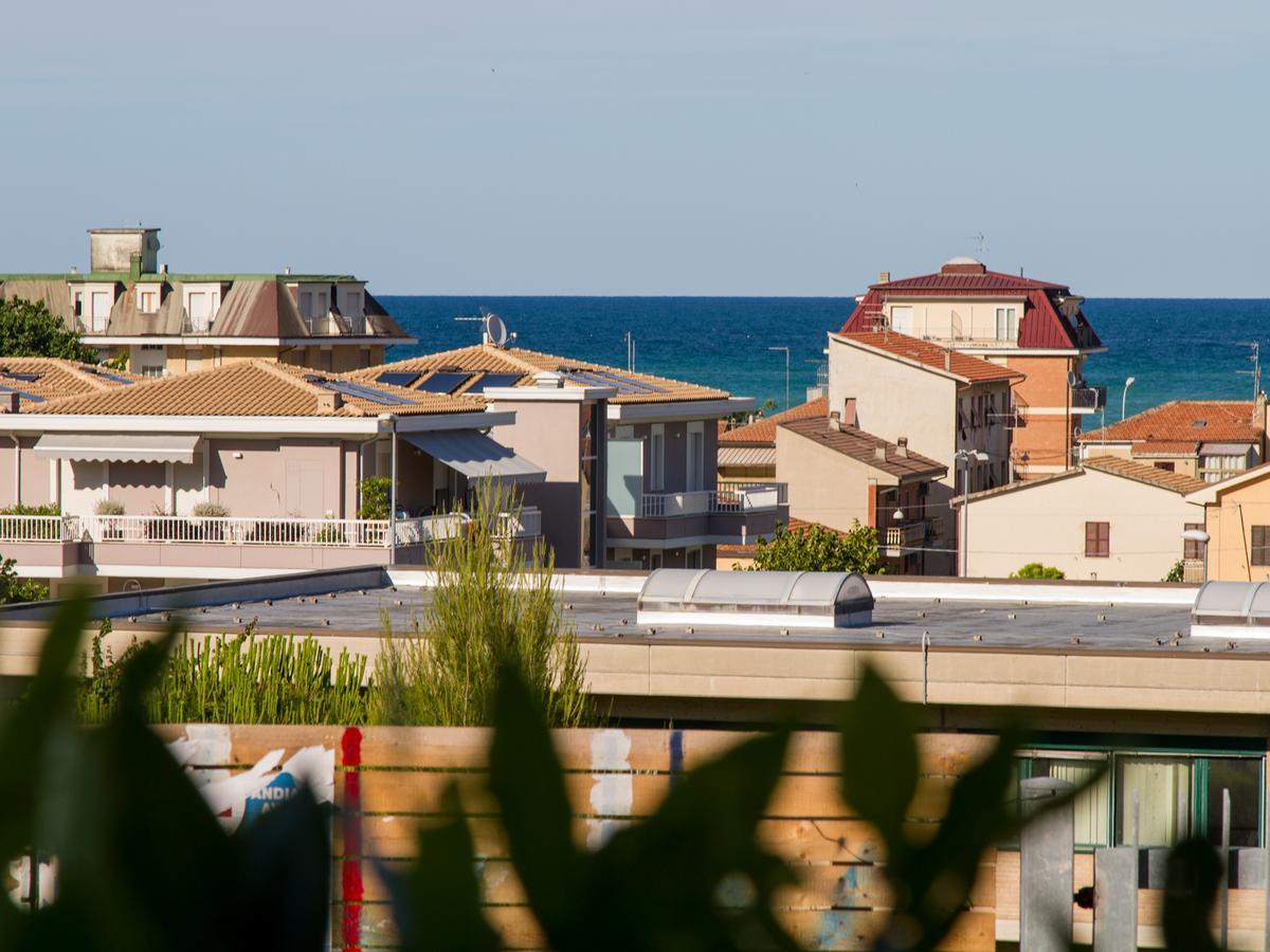 Hotel Il Sestante Civitanova Marche Esterno foto